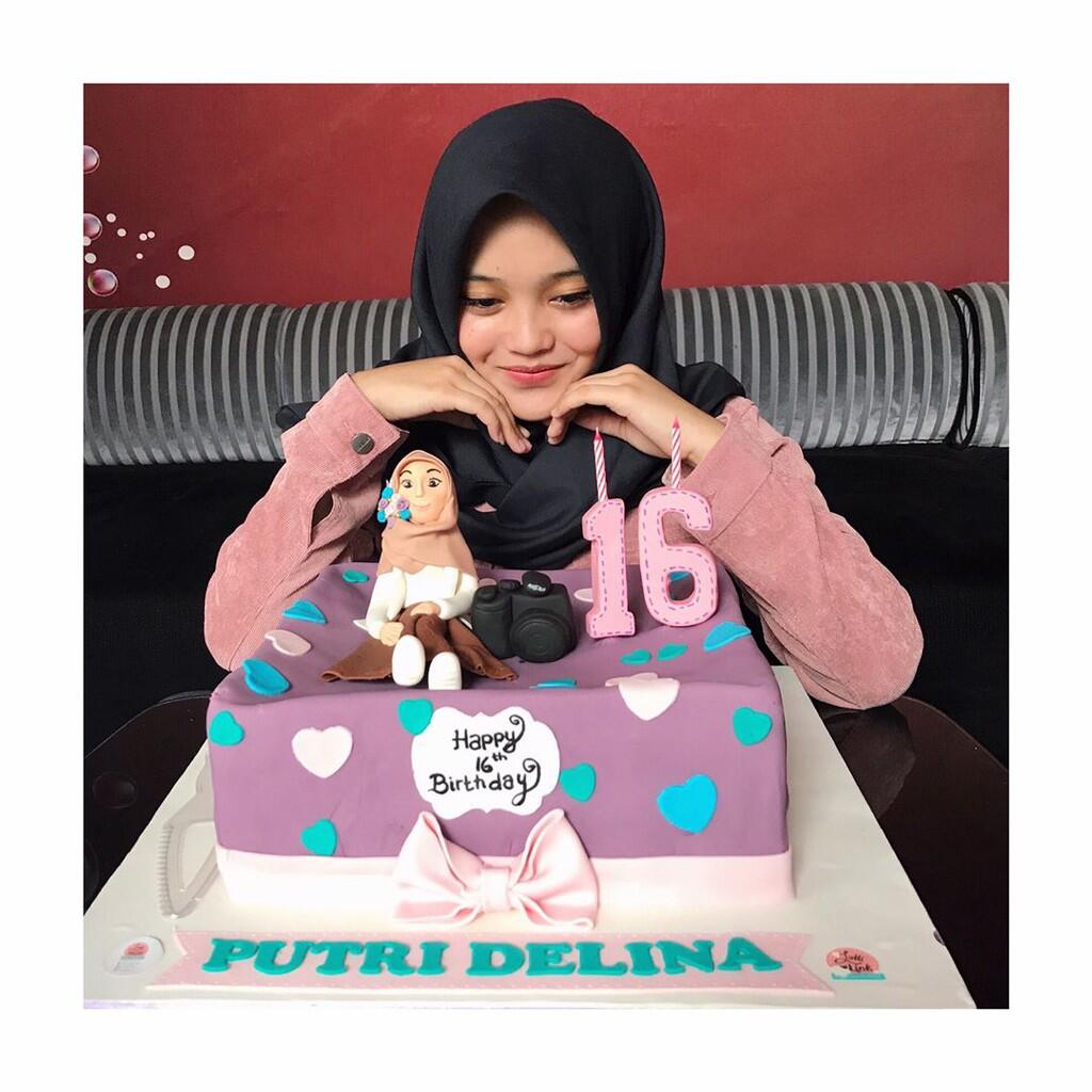 9 Potret Putri Delina, Anak Sule yang Juga Bersuara Merdu