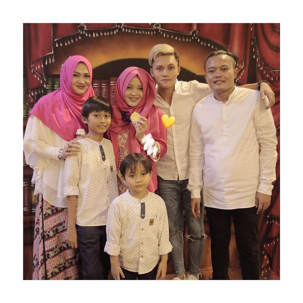 9 Potret Putri Delina, Anak Sule yang Juga Bersuara Merdu