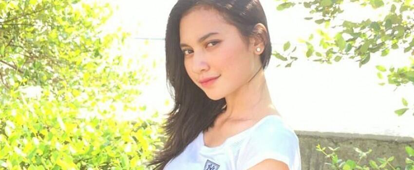 10 Gaya Simpel Indah Permatasari, Aktris Muda yang Tengah Naik Daun