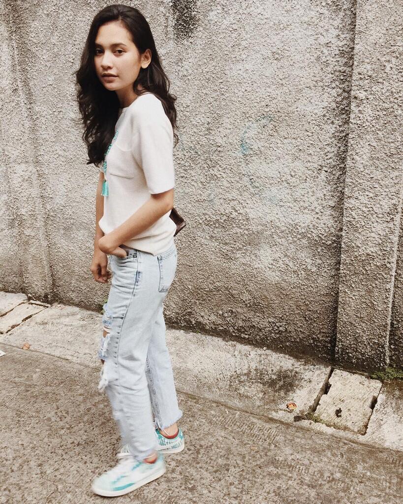 10 Gaya Simpel Indah Permatasari, Aktris Muda yang Tengah Naik Daun