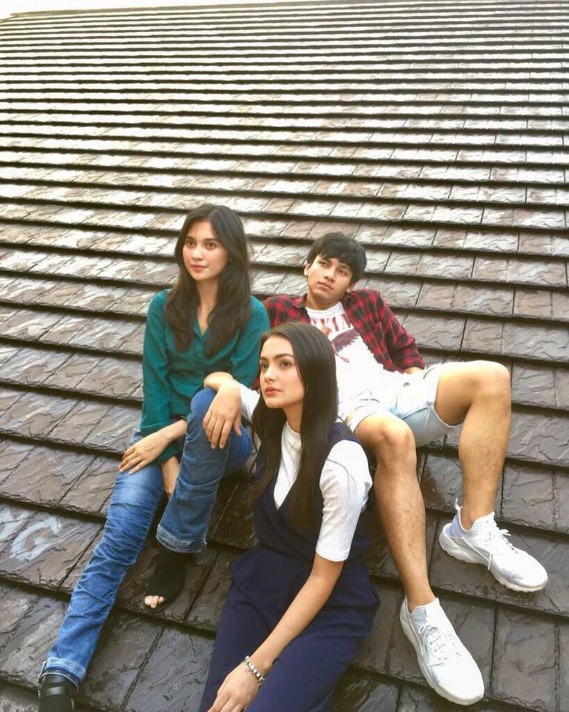 10 Gaya Simpel Indah Permatasari, Aktris Muda yang Tengah Naik Daun