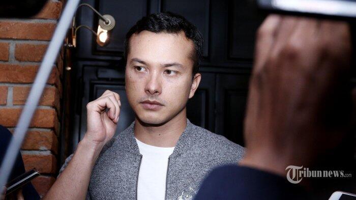 Tersebar Video Nicholas Saputra Berhentikan Bule, Ini Penyebabnya?