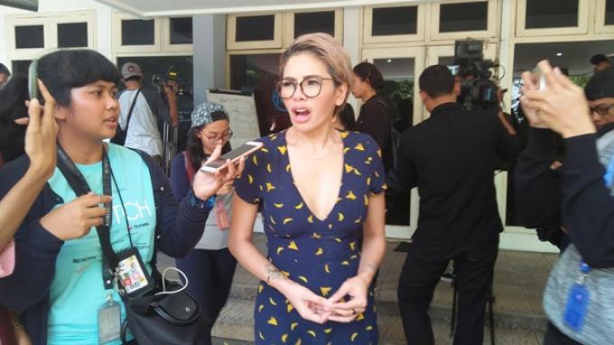 Nikita Mirzani Pakai Baju Tembus Pandang, Celana Dalamnya Kelihatan Jelas