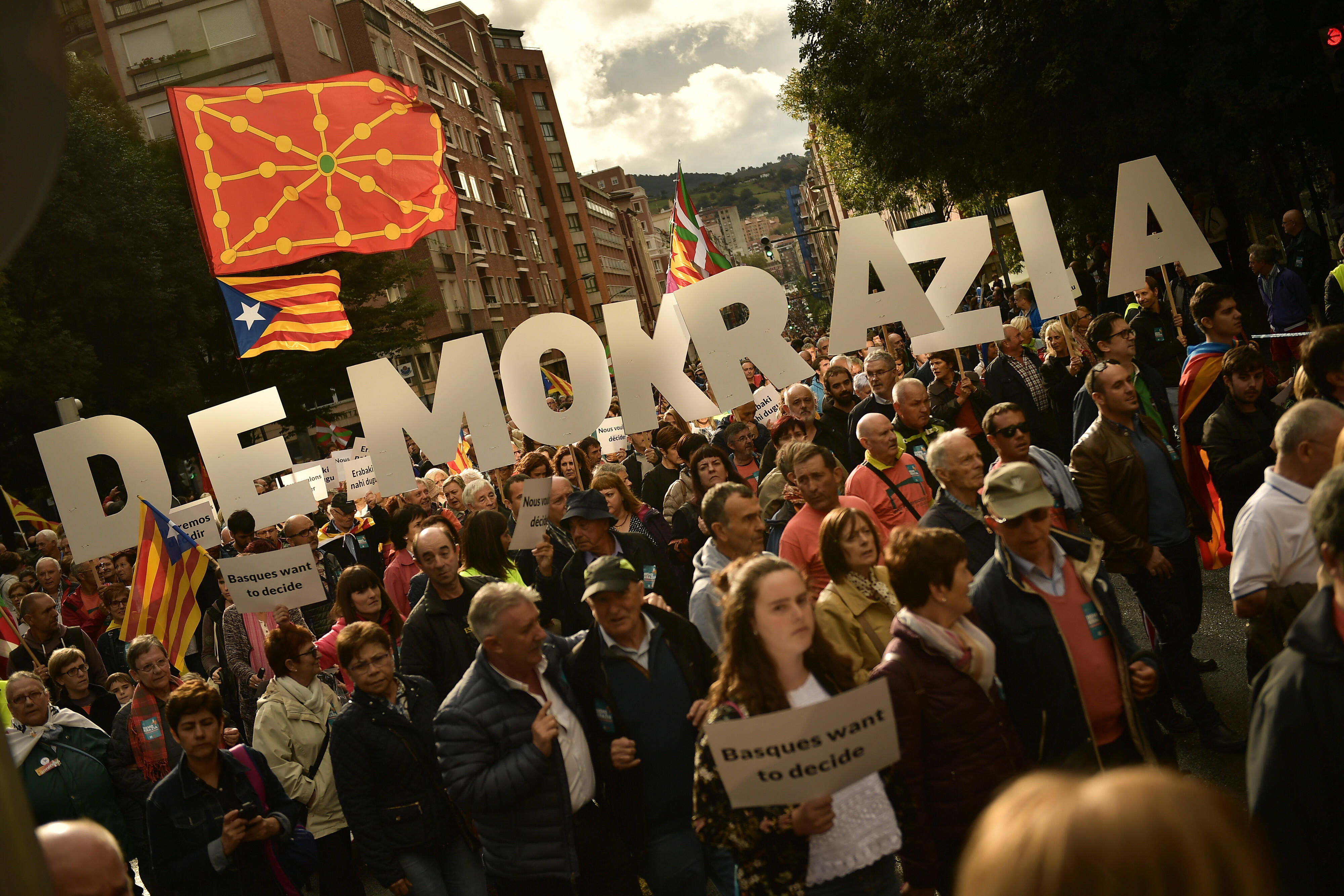 Basque Tuntut Referendum