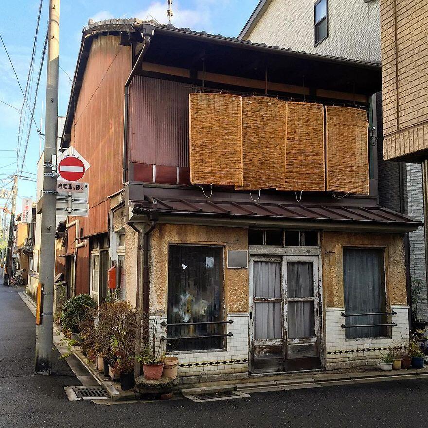 Unik Rumah Sempit Mengintip Bangunan Rumah di Jepang Yang Berukuran Kecil 