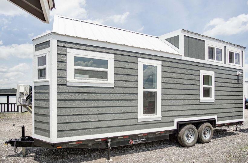 Dibangun di atas truk, desain interior rumah ini bikin kamu takjub