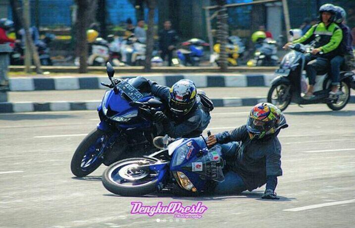 Kecelakaan Karambol Saat Cornering di Monasco, Ngeriii
