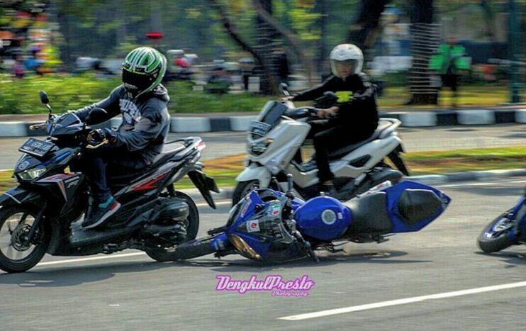 Kecelakaan Karambol Saat Cornering di Monasco, Ngeriii