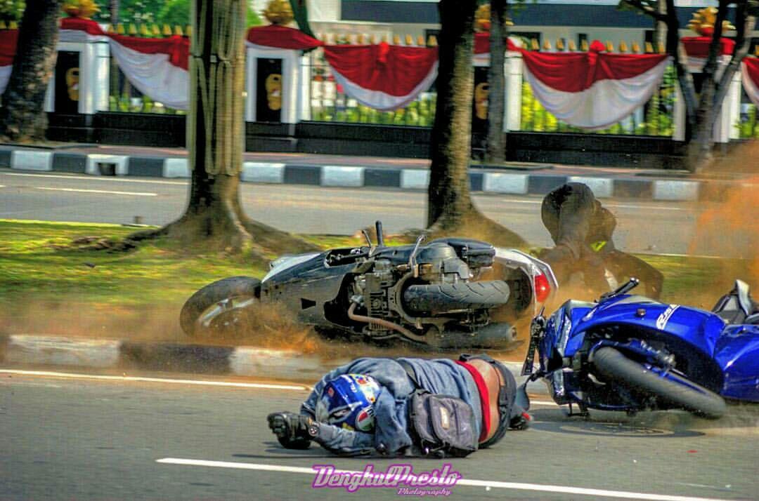 Kecelakaan Karambol Saat Cornering di Monasco, Ngeriii