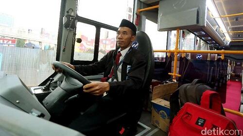 Penampakan Bus TransJakarta Premium yang Sepi Peminat