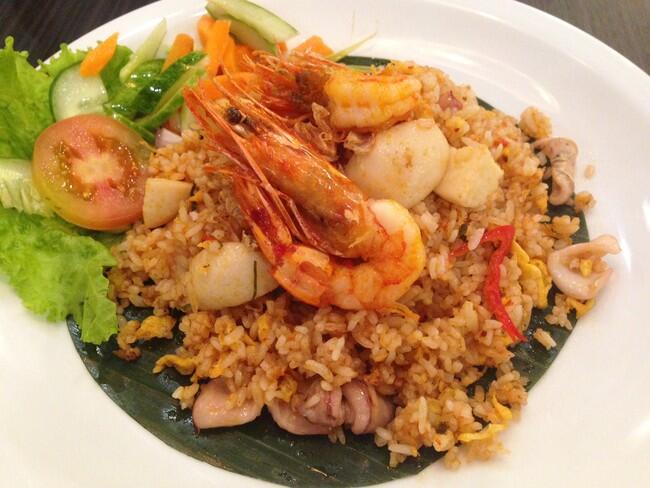 Nasi Goreng yang Sedap dengan Ragam Bumbu Unik Ada di 10 Tempat Ini