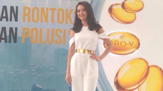 Raline Shah Akui Rambutnya Tersiksa Karena Hal Ini