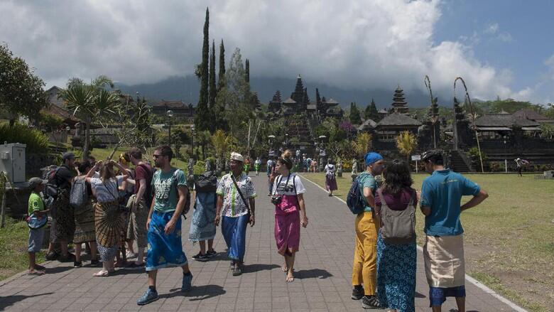 Warga Bali Mulai Mengungsi