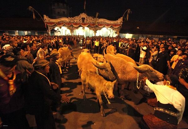 5 Destinasi yang Selalu Ramai Untuk Ritual Malam 1 Suro