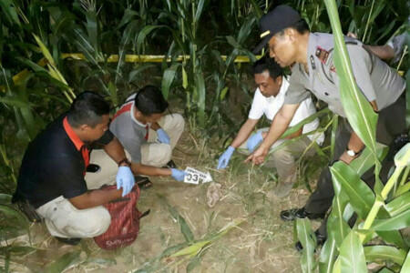 Pria Bule Ini Rela Sunat Demi Sunting Gadis Pemalang