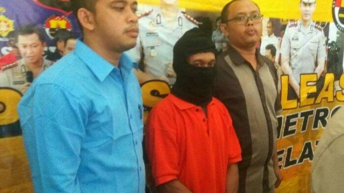 Aksi Bejat Sang Ayah Terbongkar Setelah Kemaluan Sang Adik Tersenggol Kakaknya