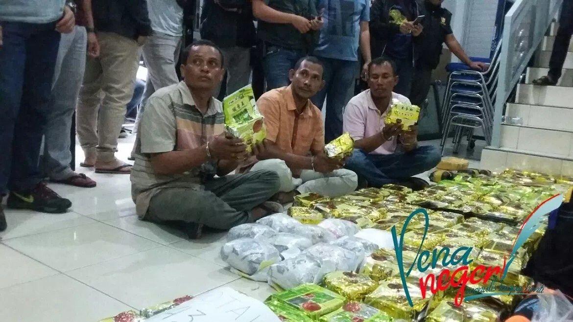 BNN Terbangkan Tiga Tersangka Penyelundup Narkoba ke Jakarta