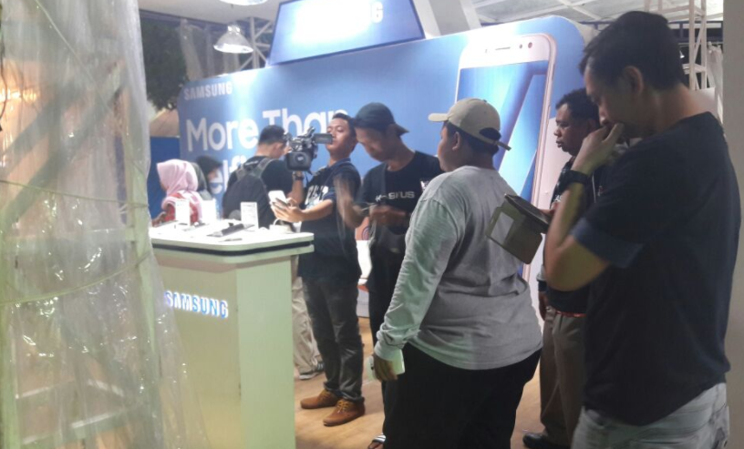 &#91;FR&#93; Keren Samsung Galaxy J Pro ada di Jakcloth Cirebon