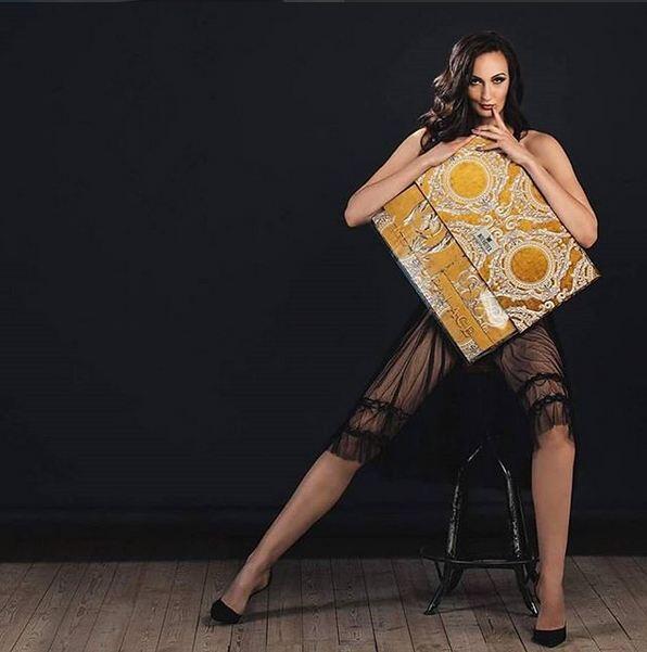 12 Penampilan menawan Ekaterina, model dengan kaki terpanjang di dunia