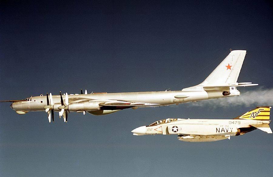 Dari Vodka Hingga Playboy, Cara Pilot Soviet dan Amerika Saling Menggoda
