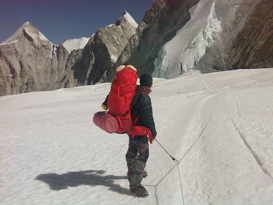 Turuti Pendaki Everest, Pemandu Ini Hampir Mati dan Tangannya Diamputasi