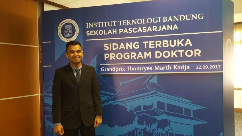 KEREN!! Ini Dia Doktor Termuda di Indonesia