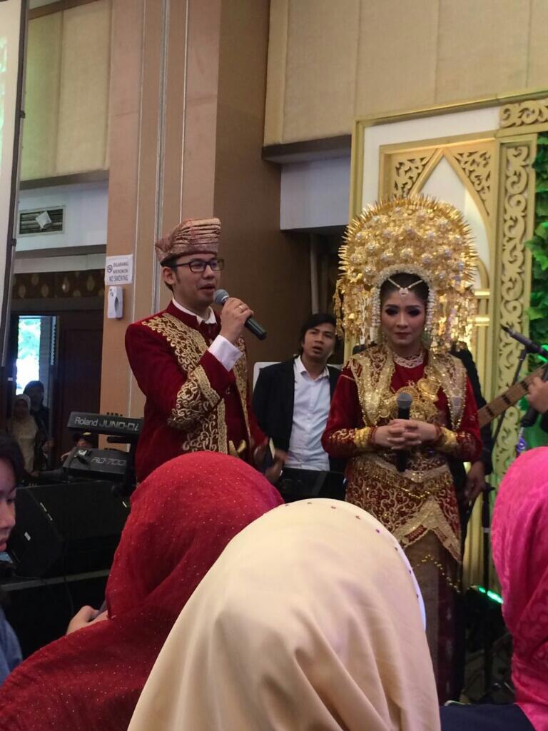Pernikahan Yuliandre Darwis dan Ratu Rolinda Rahman