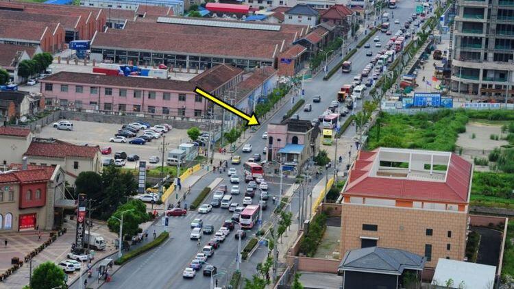 Ini kompensasi yang buat keluarga rumah di tengah jalan ini mau pindah