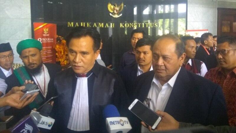 Menggugat Pasal yang Bisa Menghilangkan Hak Konstitusional