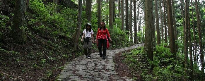 Tempat Wisata Penuh Tantangan Di Jepang! (Berani kesini, Gan?)