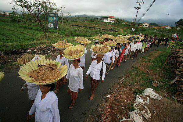 Sulitnya Menjaga Tanah Adat