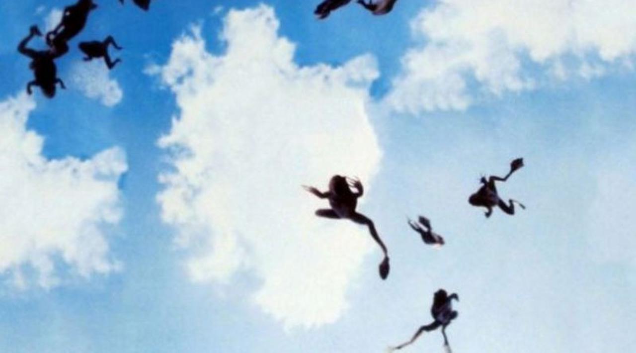 Selain Hujan di Tebet, Ini 6 Fenomena Alam Misterius Lainnya