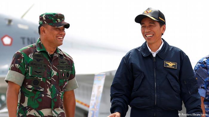 Akrobat Panglima Menuju Istana
