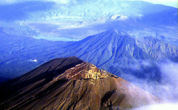 Gunung Agung Riwayatmu Dulu