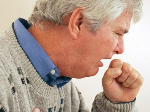 8 Cara Mengusir Tulang Ikan yang Tersangkut di Tenggorokan