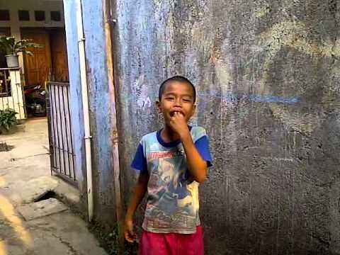 8 Cara Mengusir Tulang Ikan yang Tersangkut di Tenggorokan