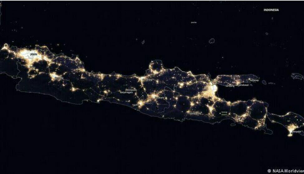 Foto Indonesia dari satelit NASA ini bikin sedih

