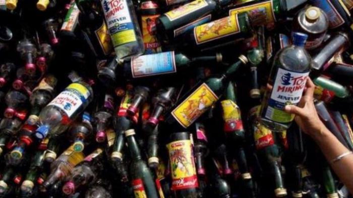 Tenggak Miras Dioplos Lotion Anti-Nyamuk, Lima Orang di Karawang Tewas