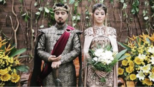 Pernikahan Bertema Game of Thrones dengan Latar Rustic Ini Jadi Sorotan