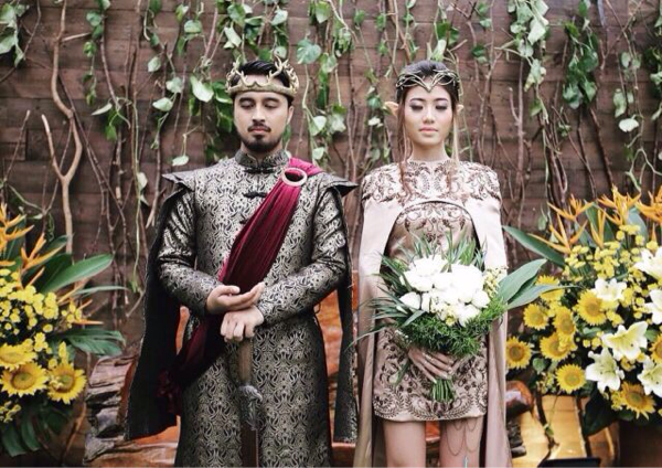 Pernikahan Bertema Game of Thrones dengan Latar Rustic Ini Jadi Sorotan