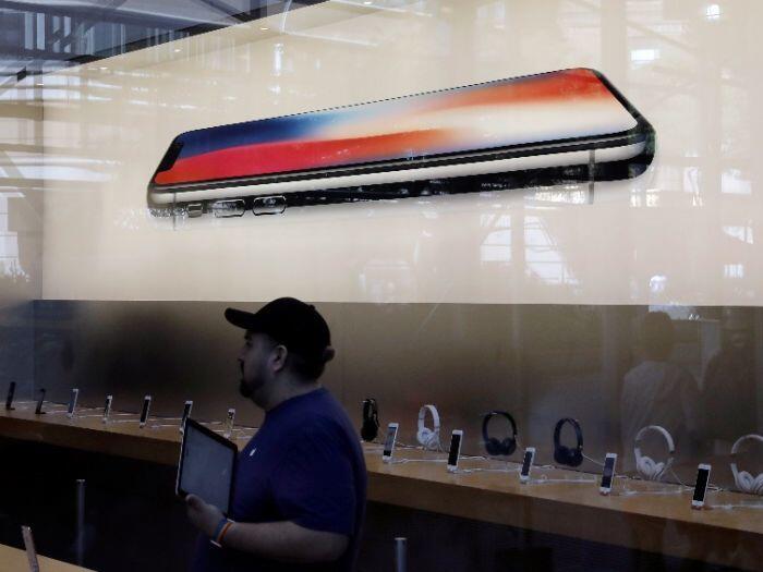 Samsung kecipratan untung dari penjualan iPhone X