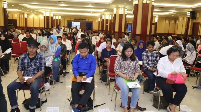 Seribu Orang Ikuti Tes Penerimaan Mahasiswa Baru Politeknik Ketenagakerjaan