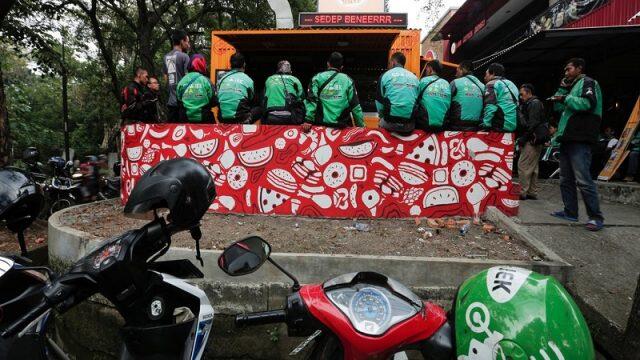 Menguak Eksploitasi di Gojek, Grab, dan Uber