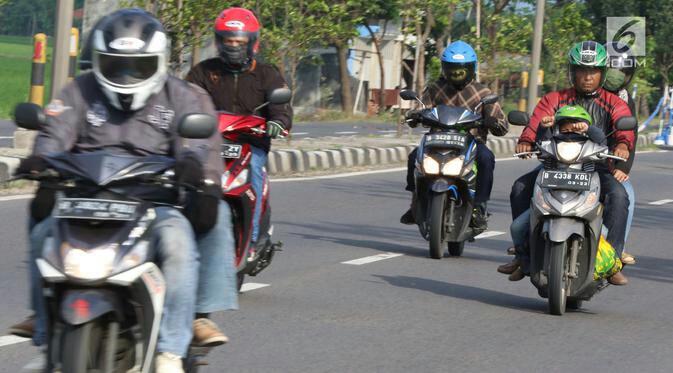 Jangan Malas, Pakai Helm Kurangi Cedera Fatal Hingga 45 Persen