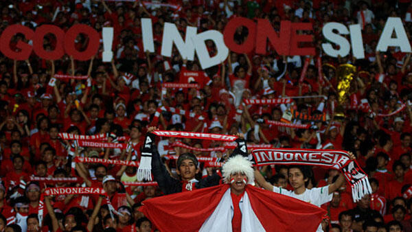 Tipe-tipe Penonton Bola di Stadion. Agan Sista yang Mana?