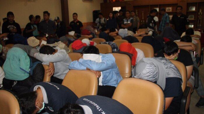 Polres Jakarta Pusat Tahan 51 Pengunjung Sesama Jenis di Tempat Spa