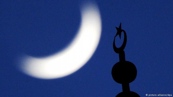 Cerita Tentang Zahed, Seorang Imam Gay di Paris