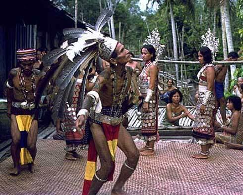 FPI vs Dayak: Kau bilang kami KAFIR