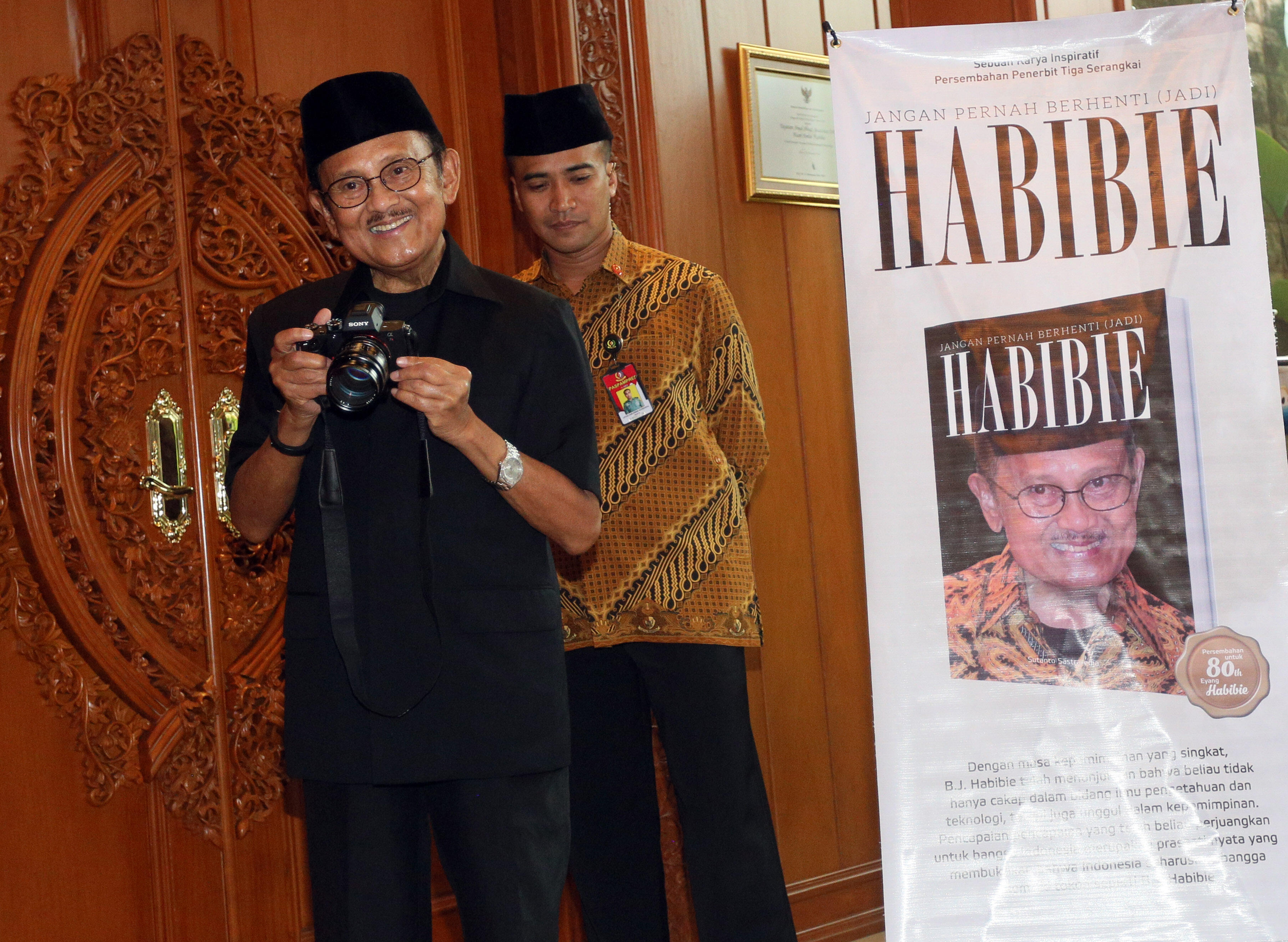 Habibie Ingatkan Ilmuwan Jangan Berbohong
