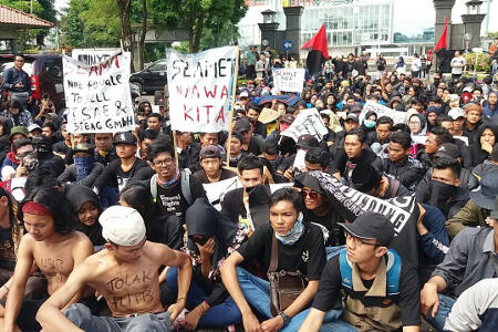Ratusan Warga Lereng Selatan Gunung Slamet Demo Tuntut Ijin PLTP Dicabut